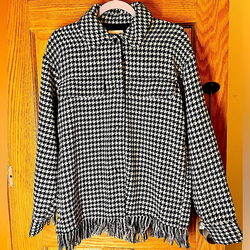 Forever 21 Black & White Houndstooth Fringe Jacket S